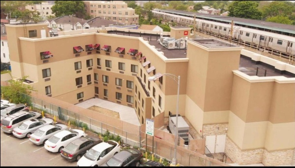 Hotel Mint JFK Airport Main image